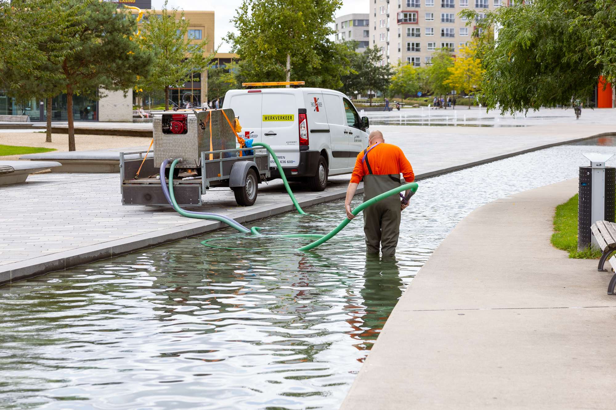 Reiniging water Raadhuisplein Emmen