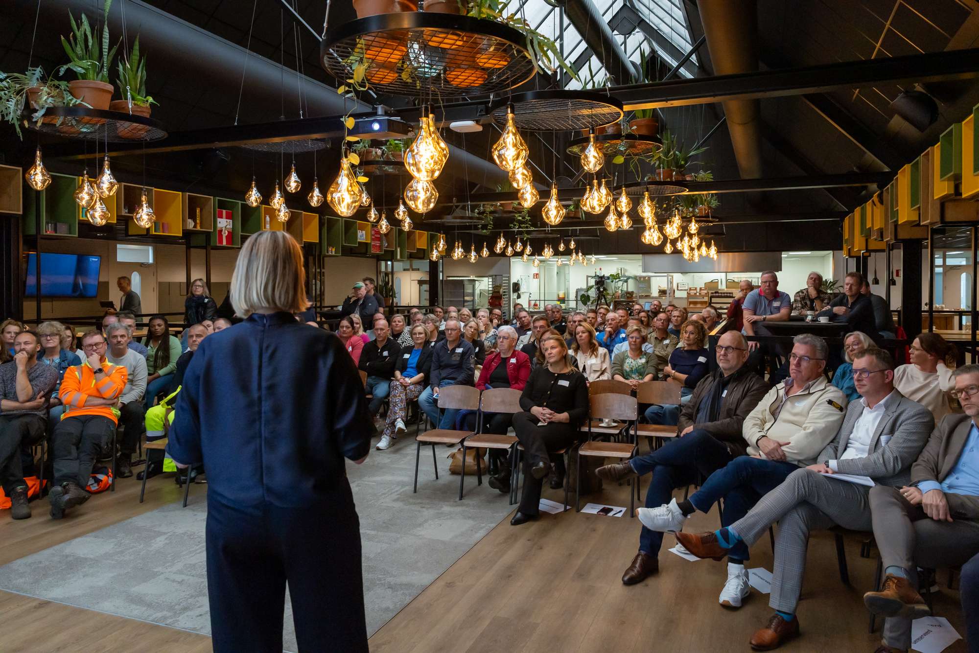 Volle zaal ter ere van ons 25-jarig jubileum